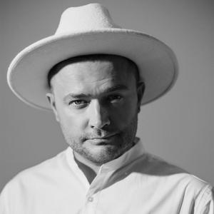 ALEXEY ROMEO - White Knight