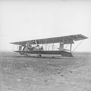 Premiers vols, premiers exploits : l'aube de l'aviation militaire française